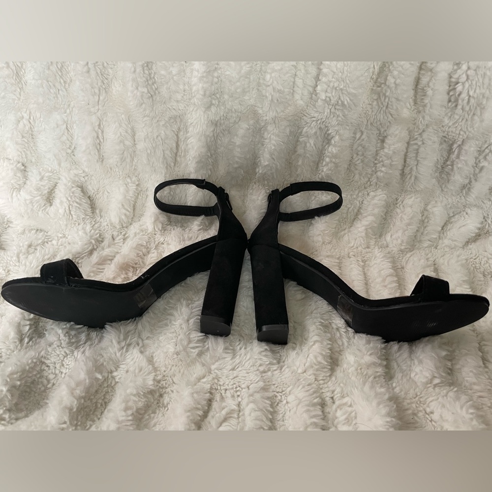Black High Heels - Picture 5 of 6